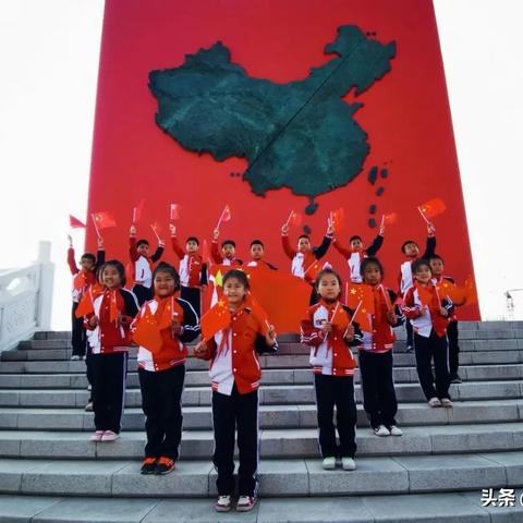乡村振兴，正版资料免费资料大全十点半主流释义、解释与落实​,远离虚假的假诱导光时评